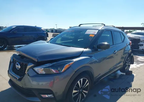 2018 Nissan Kicks Sr z USA, uszkodzony, nr VIN 3N1CP5CU7JL529523